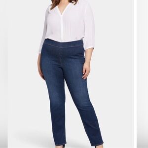 Plus-Size Pull-On Skinny Jeans in Dark Blue